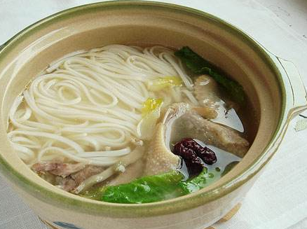 煮面条用热水还是冷水？